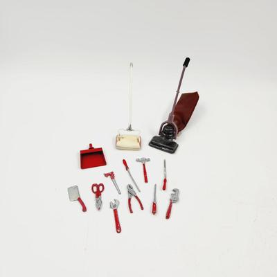 MINATURES - HOUSEHOLD ITEMS & TOOLS - METAL & PLASTIC