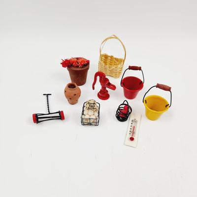 MINATURES - OUTDOOR METAL ITEMS INCLUDING EGG BASKET