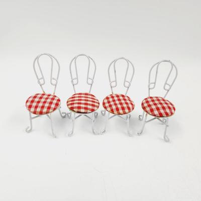 MINATURES - METAL TABLE & CHAIRS W/ CHECKERED COVERS