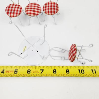 MINATURES - METAL TABLE & CHAIRS W/ CHECKERED COVERS