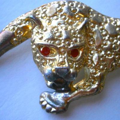 Vintage Costume Jewelry Tigar Pin