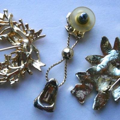 (3) Vintage Christmas Pins