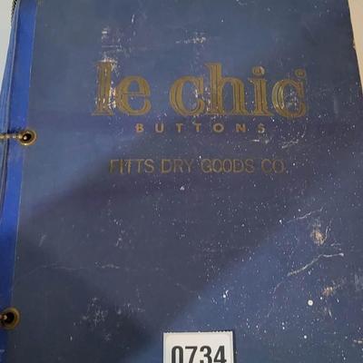 Le Chic Button Book