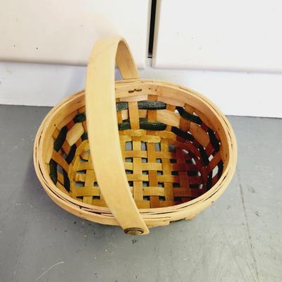 CUTE HANDLE HEART DESIGN BASKET