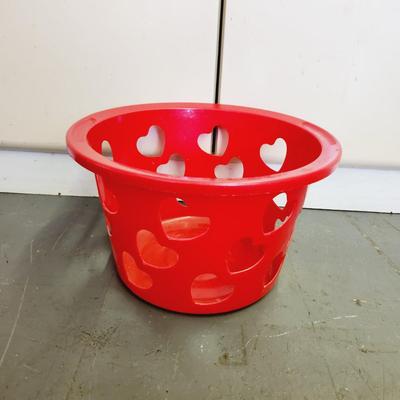 PLASTIC HEART DESIGNED BASKET