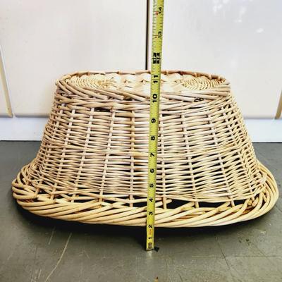 2 HANDLED LARGE WICKER BACKET