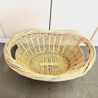 2 HANDLED LARGE WICKER BACKET