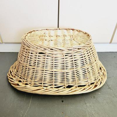 2 HANDLED LARGE WICKER BACKET