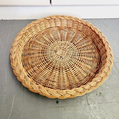 FLAT ROUND WICKER BASKET