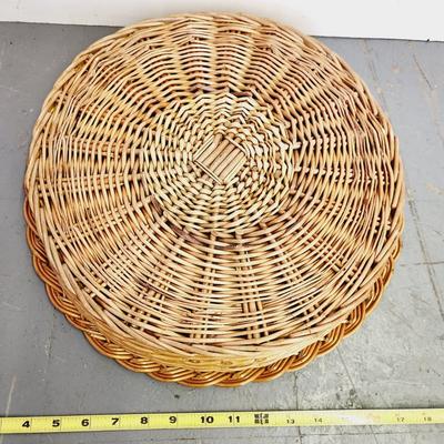 FLAT ROUND WICKER BASKET