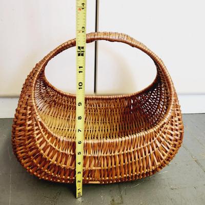 HANDLED WOVEN FRUIT / VEGGIE BASKET
