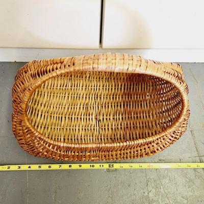 HANDLED WOVEN FRUIT / VEGGIE BASKET