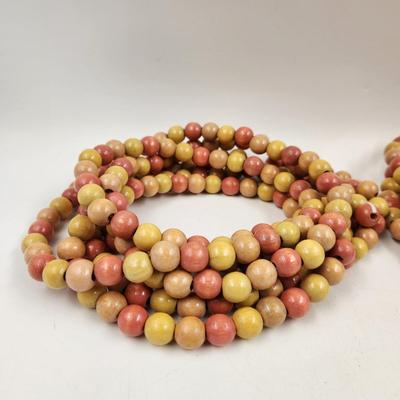 VINTAGE NATURAL WOOD PINK, YELLOW & NEUTRAL STRUNG BEADS 16 FT
