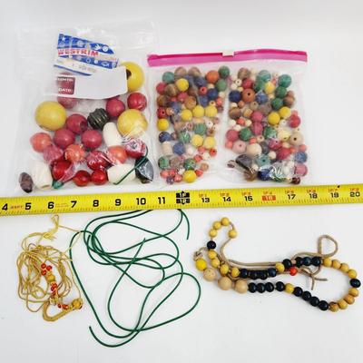 VINTAGE WOODEN BEADS & SUCH CRAFTING BUNDLE