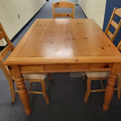 Nice Pinewood Dining Set