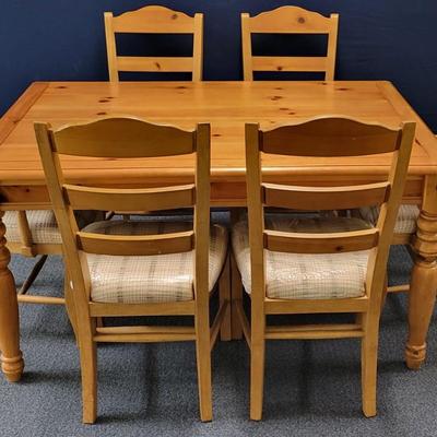 Nice Pinewood Dining Set