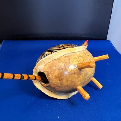 WHIMSICAL ARMADILLO BOBBLE