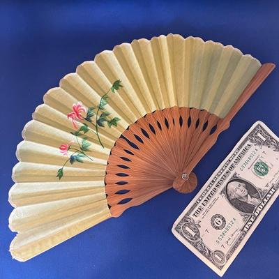 FLORAL DESIGN ASIAN FAN