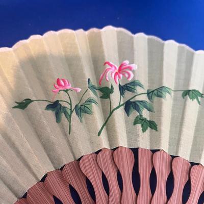 FLORAL DESIGN ASIAN FAN