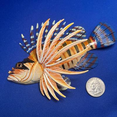 COLORFUL EXOTIC FISH PLAQUE