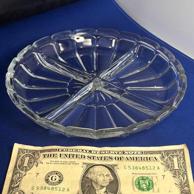 DIVIDED GLASS SERVING DISH