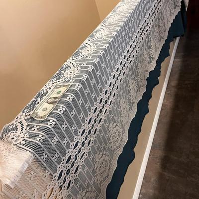 ELEGANT ECRU 48â€ WIDE MACHINE LACE 4 YDS.