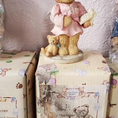 This collection features the February birthstone bear