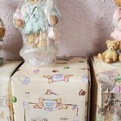 This collection features the February birthstone bear