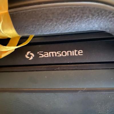 Lot of 3 rolling suitcases