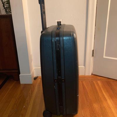 Lot of 3 rolling suitcases