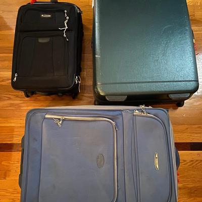 Lot of 3 rolling suitcases