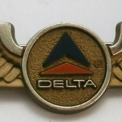 DELTA Pilots Wings Pin