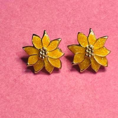 Beautiful Avon Yellow Poinsettia Clip On Earrings