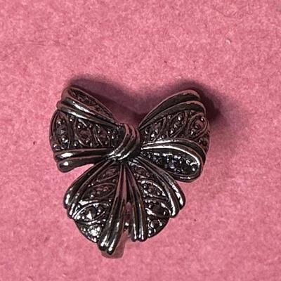 1990 AVON Pretty Bow Earrings - Rare Find
