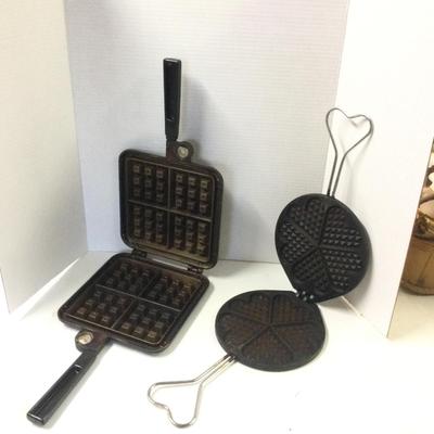 669 Vintage Cast Iron Stove Top Waffle Maker and Pizzelle Maker