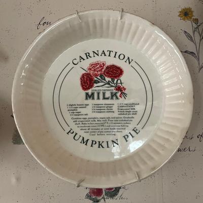 Carnation Pie Plate
