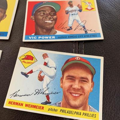 1955 Topps Baseball Cards - 100 Very Clean Cards - Lot 810