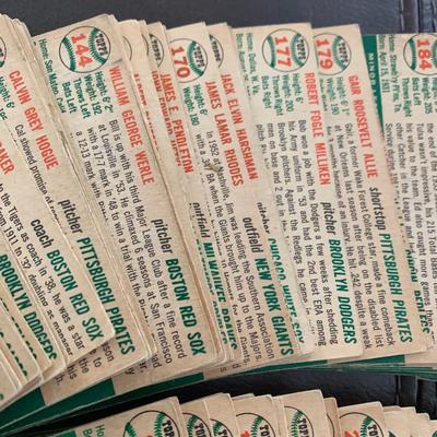 1954 Topps Baseball Cards - Near Complete Set - No Key Cards - Lot 811