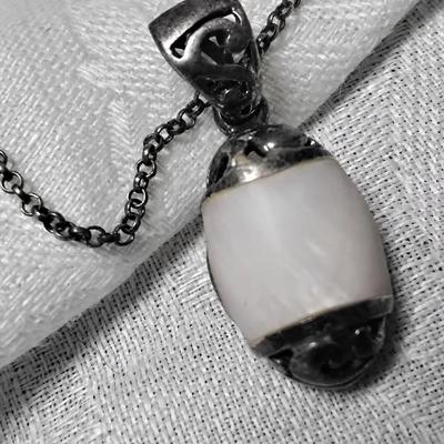 Gorgeous Vintage Moonstone 925 16" Necklace