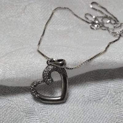 Beautiful Diamond Heart 925 16" Necklace