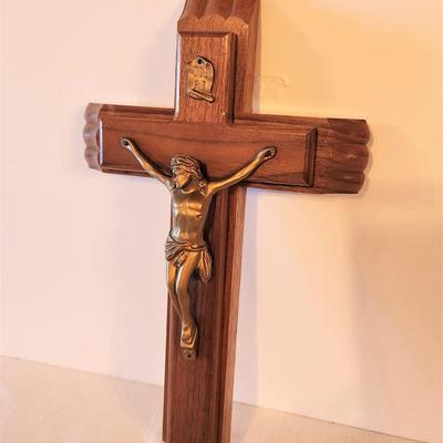 Lot #11 Vintage Sick Room Crucifix