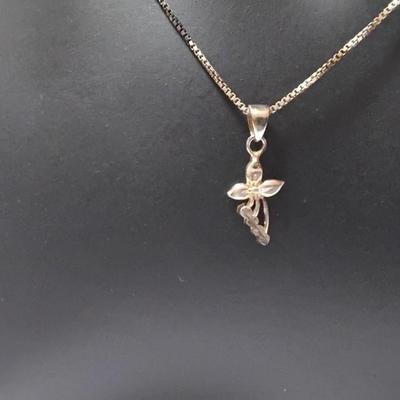 Beautiful Hibiscus With Diamond Stamen 18" Gold Vermeil Necklace