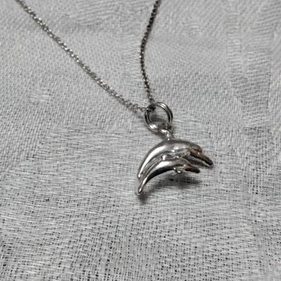 Beautiful Shiny Jumping Dolphins 925 18" Necklace