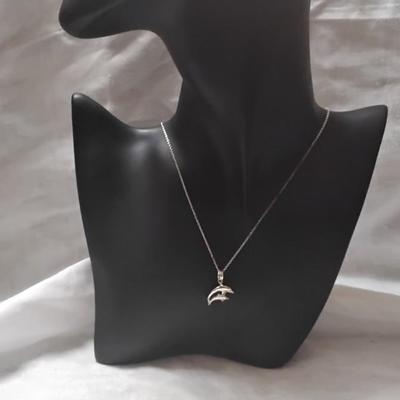 Beautiful Shiny Jumping Dolphins 925 18" Necklace