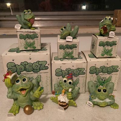 Set of 6 sprog figures