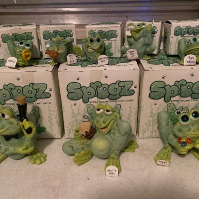 Set of 8 figures