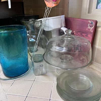 Glassware and large colored vases ( see pics for rest of lot)