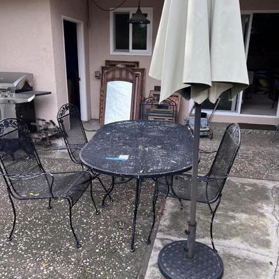 Oval outdoor metal patio table