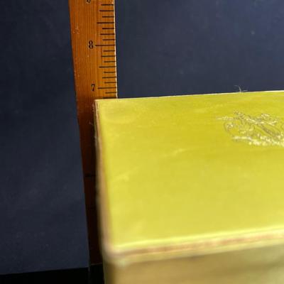 AMAZING 6" LALIQUE Nina Ricci Double Dove SEALED perfume 3 1/3 oz