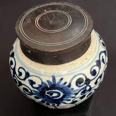 Antique Chinese Blue White Porcelain Ginger Jar Wooden Lid